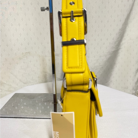 Michael Kors MICHAEL MICHAEL KORS
Colby Medium Leather Shoulder Bag - Picture 6 of 16